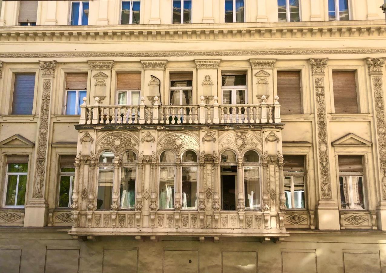 Ja 12 Apartment, Budapest